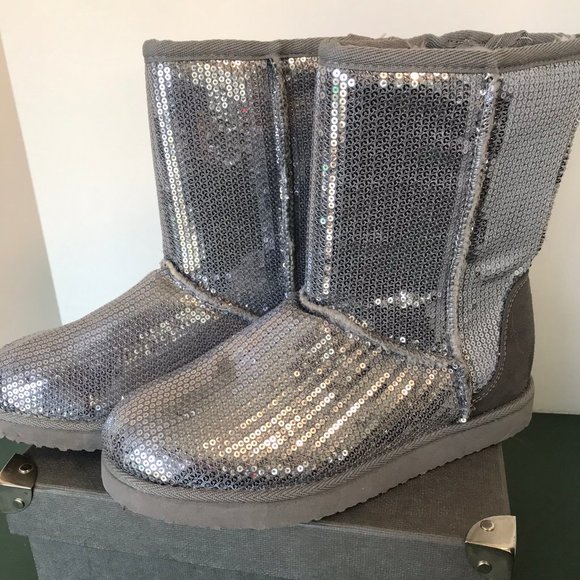 Sox Tab Sequin Booties - Picture 6 of 8